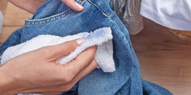 ترفندهای جلوگیری از رنگ پس دادن لباس