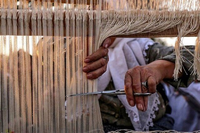بررسی ریشه فرش دست باف
