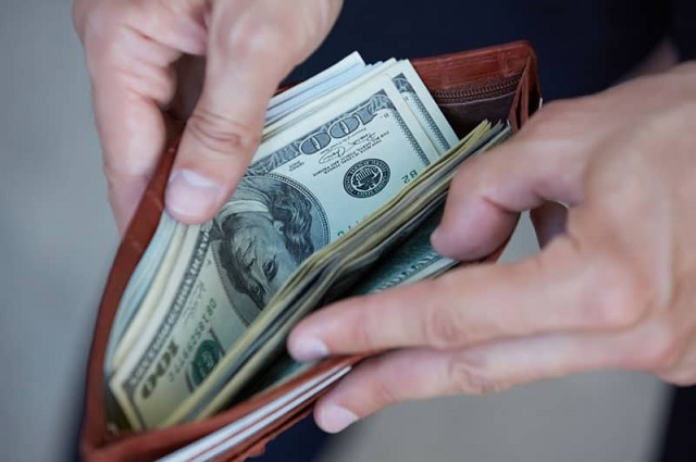 در سفر حتماً مقداری پول نقد همراه خود داشته باشید