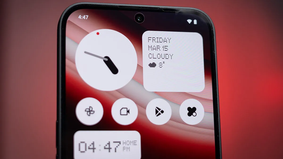 مقایسه Poco X6 و Nothing Phone 2a در بخش نرم افزاری