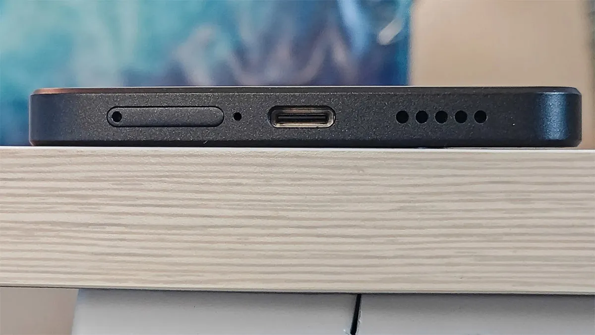 مقایسه اسپیکر Poco X6 و Nothing Phone 2a