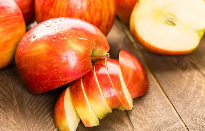اسکراب سیب و بلغور جو دوسر برای پوست های چرب