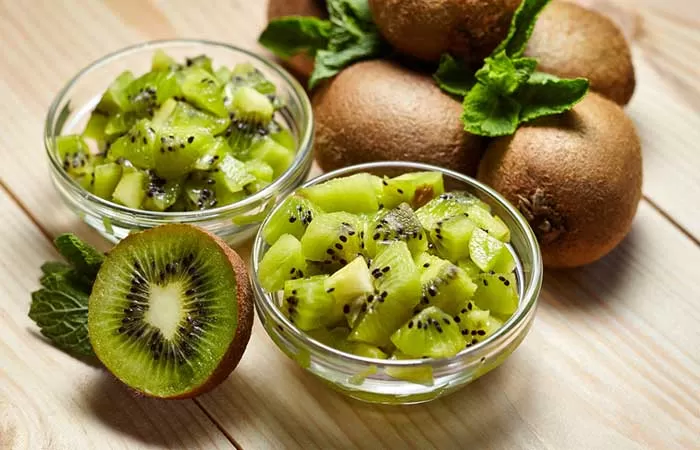 اسکراب کیوی برای پوست های چرب